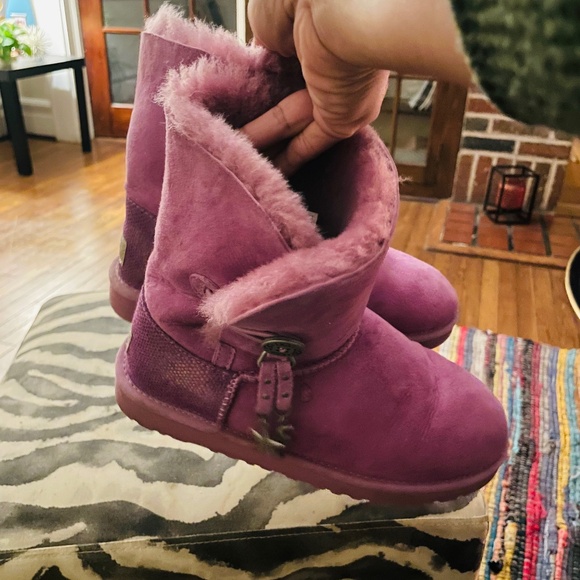 Lavendar UGG Boots adult size 5 - Picture 2 of 16